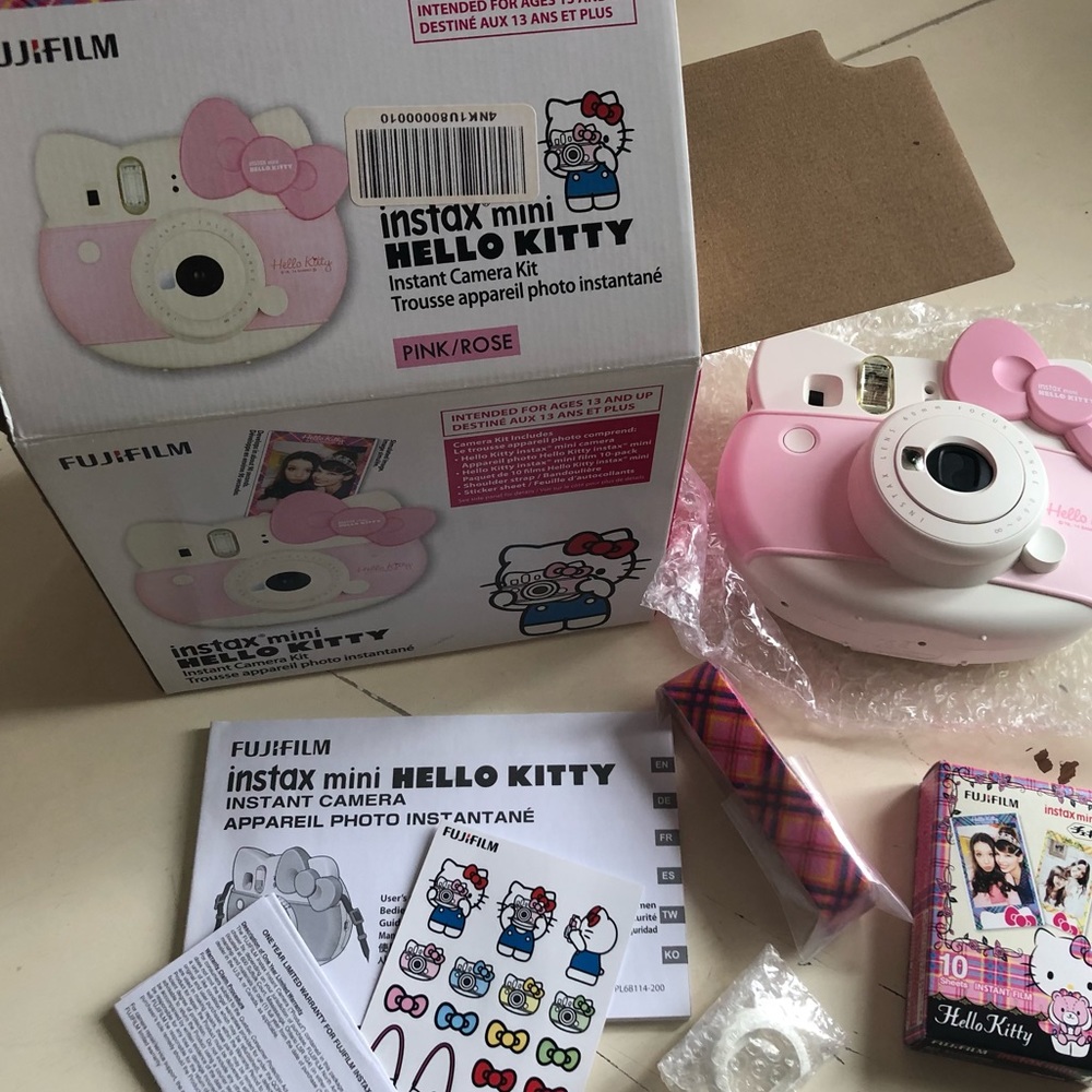FujiFilm Instax mini Hello Kitty Camera Kit